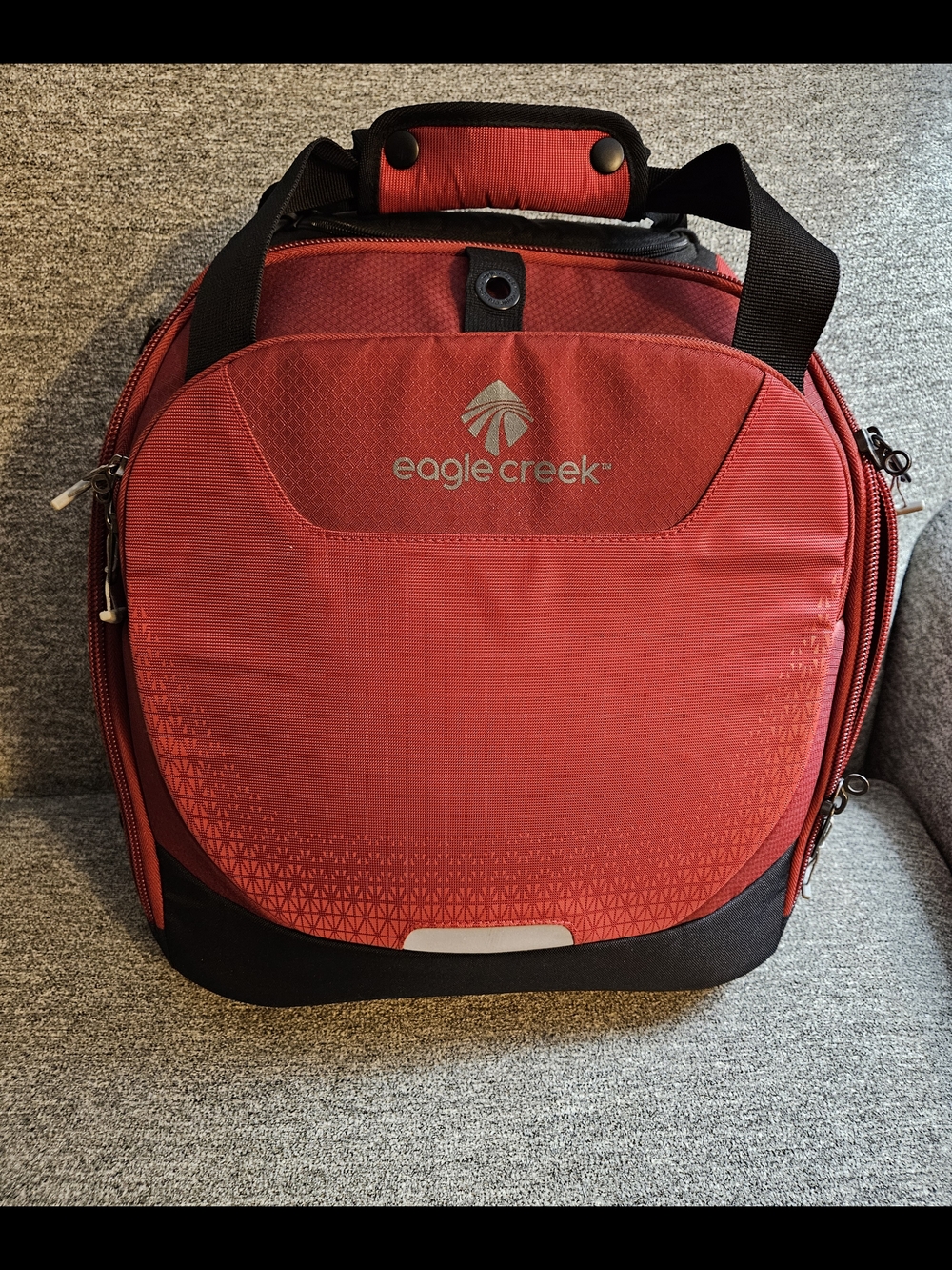Eagle Creek Red Travel Carry Bag